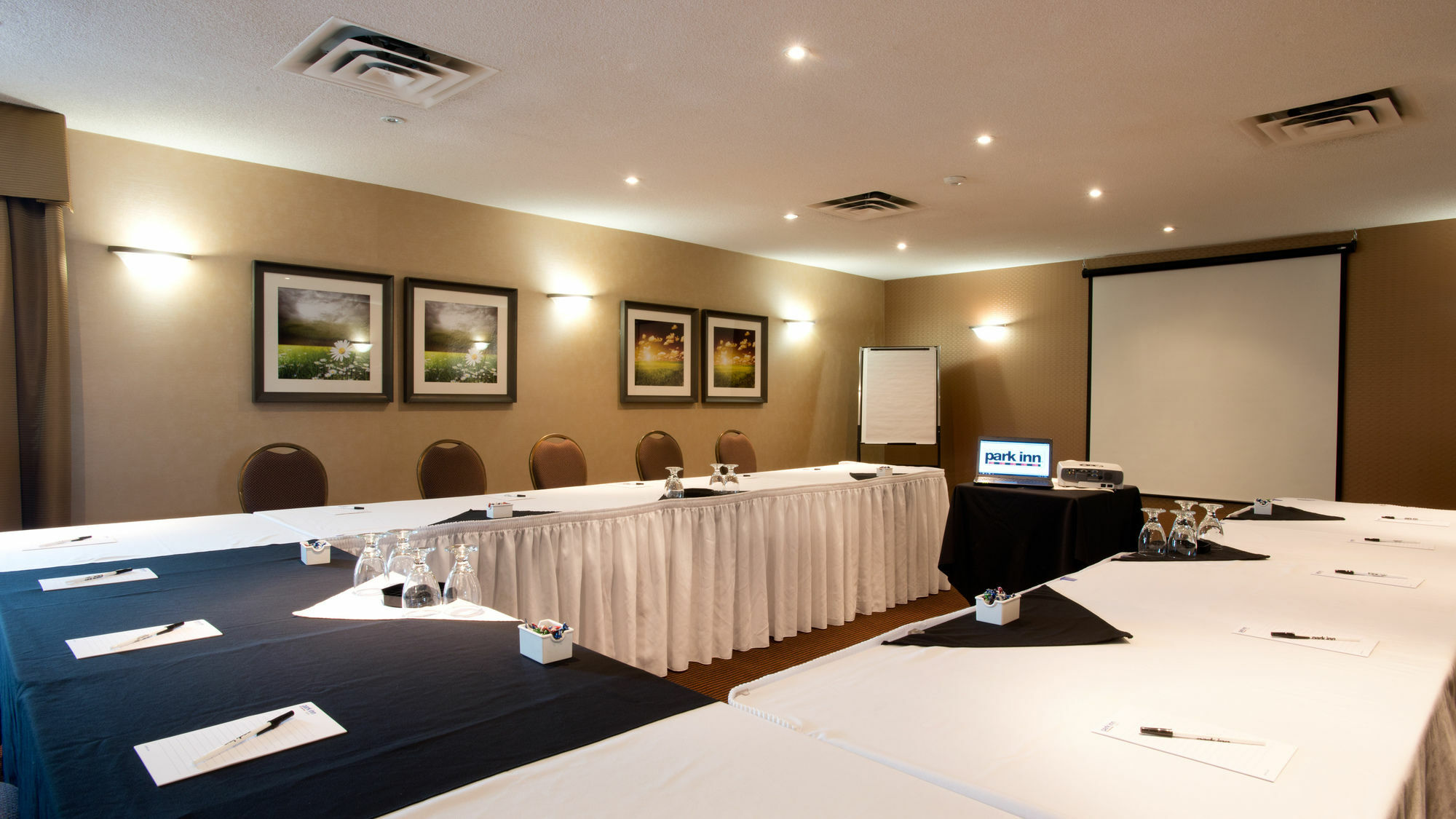 Park Inn By Radisson Toronto-Markham Extérieur photo